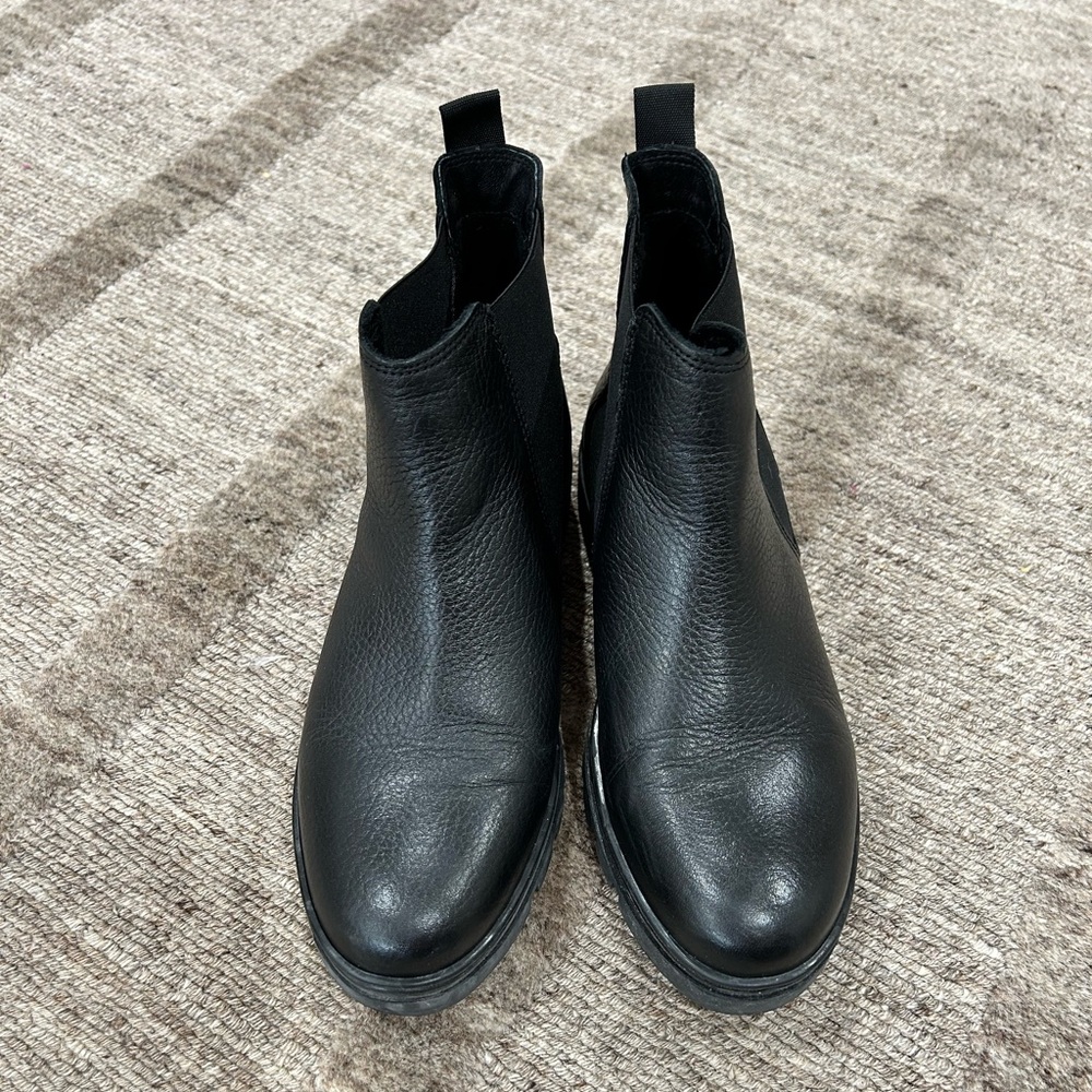 Eric Michael Bethany size 8.5 US/ 39 EU Chelsea leather pull-on boot round toe